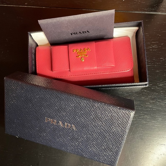 PRADA⭐️ PINK BOW, SAFFIANO LEATHER KEY RING WALLET WITH BOX & COA - Picture 15 of 15
